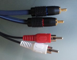 Picture 1: Cheap (lowers) vs. quality RCA plugs.