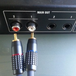 Picture 2: RCA line out sockets of a DJ mixer