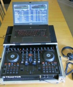 Real DJ-Controller (S4, Native Instruments)
